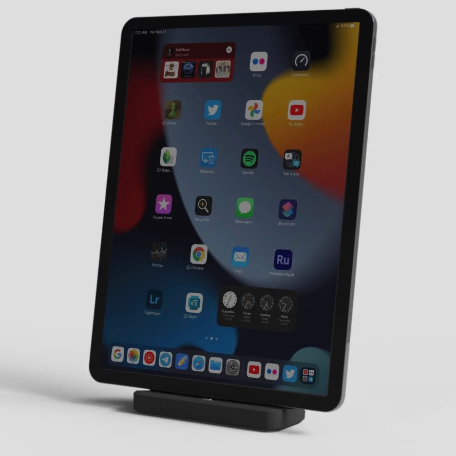 ipad in dock.jpg__PID:f0ac26e9-f7fd-48bf-b22c-85fc6fab16b4